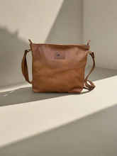 Load image into Gallery viewer, Tiffany Shoulderbag
