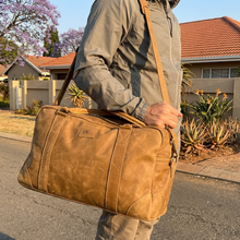 Load image into Gallery viewer, Executive Travelbag

