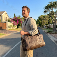 Load image into Gallery viewer, Executive Travelbag
