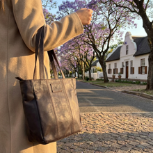Load image into Gallery viewer, Casablanca Handbag
