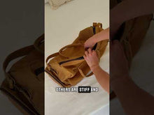Load and play video in Gallery viewer, Extra Large Travelbag
